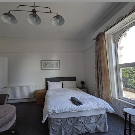 Budget Room En-Suite 8Mins Walk To Singleton Hospital, R3 Sketty 외부 사진